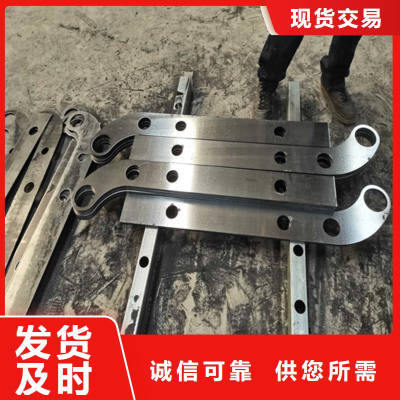 防撞护栏 镀锌波形护栏打造行业品质