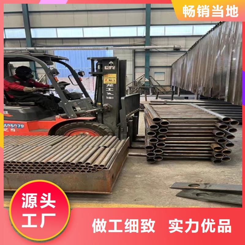 路边防撞护栏生产直销