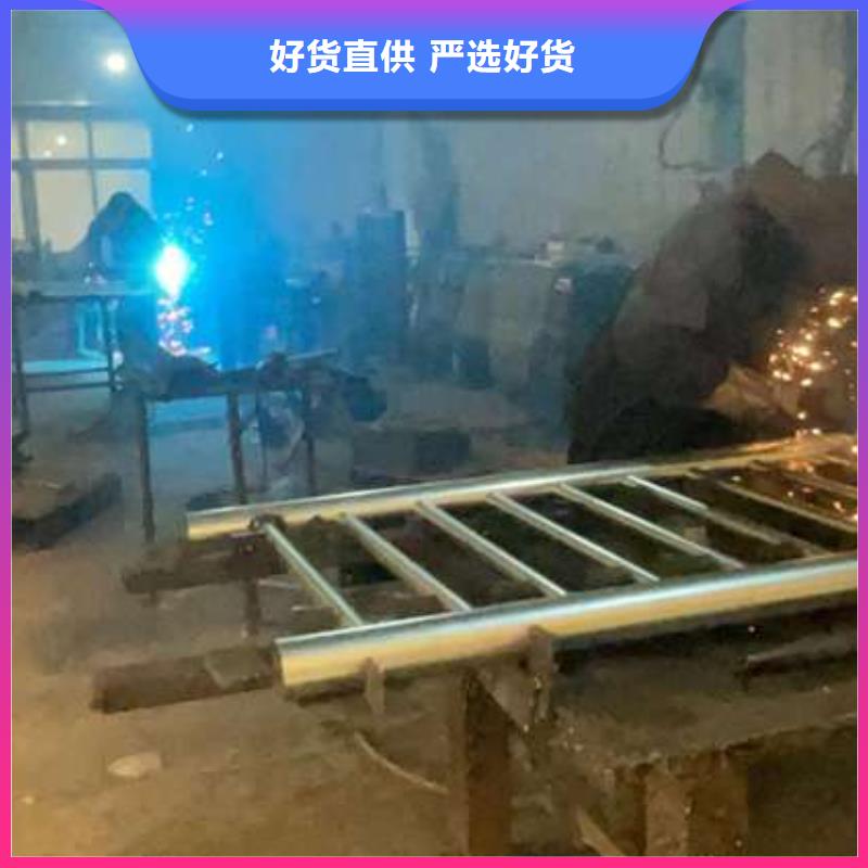 护栏,国道抗冲击围栏实力厂家