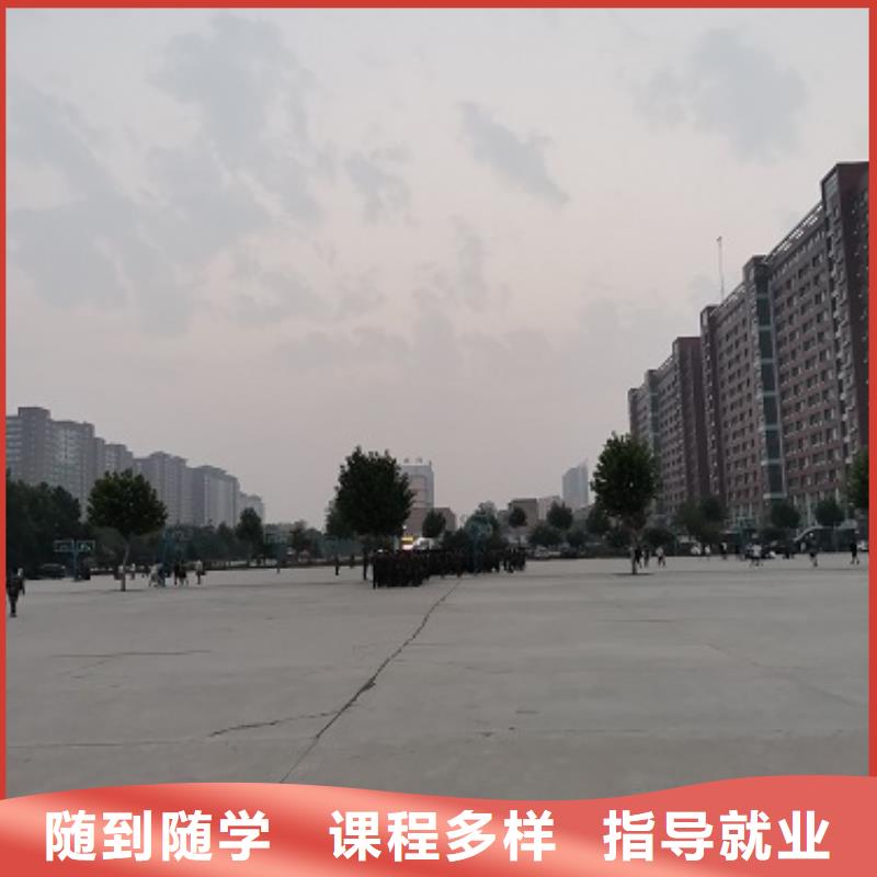 数控学校哪个学校能学开挖掘机铲车叉车就业前景好