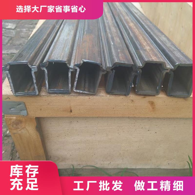 90*104镀锌三角管吨价低于市场价