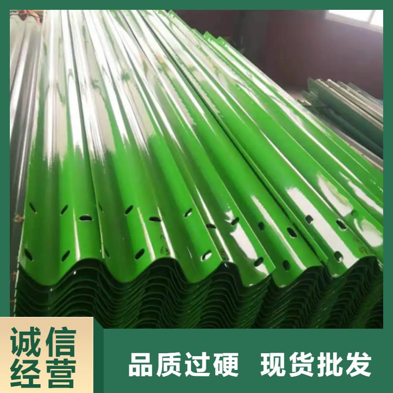 波形防撞护栏,道路护栏种类丰富