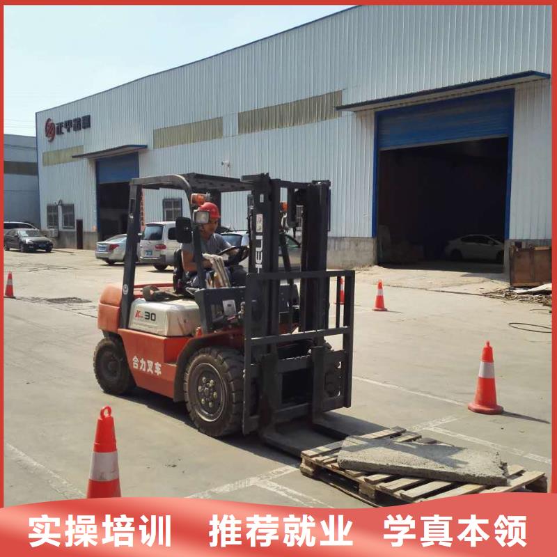 挖掘机驾驶员多少钱就业不担心